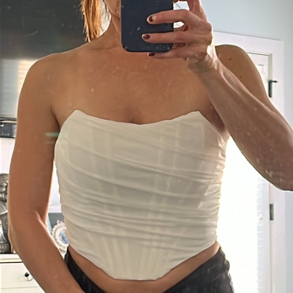 White
XS
Zipper closure - Picture 2 of 5